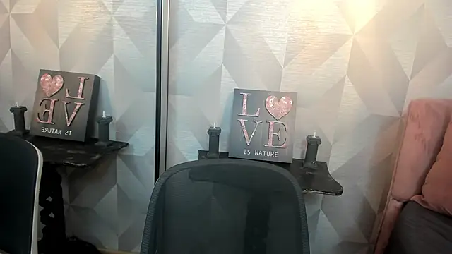 Scarlet 22  online show from March 20, 2:33 pm