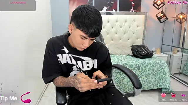 Snapshot of Thiago_collinss chatting on May 30, 10:29 pm Thiago collinss online show from May 30, 10:29 pm