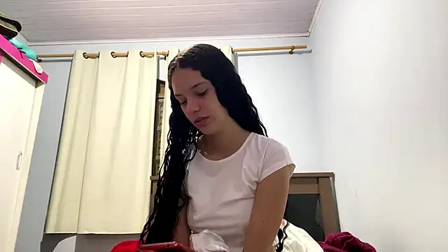 IvyDesirer online show from March 18, 2:47 am