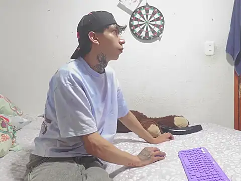 Trevordonson milf online show from March 26, 3:34 am