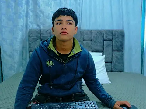 Snapshot of Brandon_Wesly chatting on March 21, 1:05 pm Brandon Wesly online show from March 21, 1:05 pm