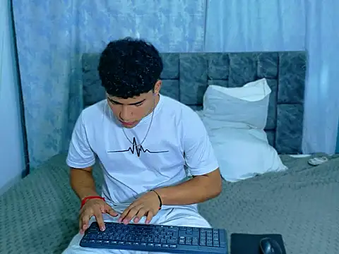 Snapshot of Brandon_Wesly chatting on March 23, 2:21 pm Brandon Wesly online show from March 23, 2:21 pm