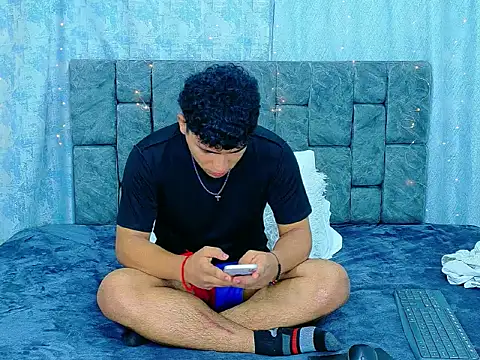 Snapshot of Brandon_Wesly chatting on March 28, 12:49 pm Brandon Wesly online show from March 28, 12:49 pm