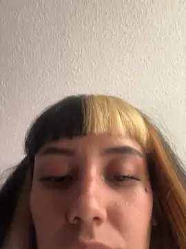 Snapshot of Sara_92 chatting on March 24, 9:42 pm Sara 92 online show from March 24, 9:42 pm