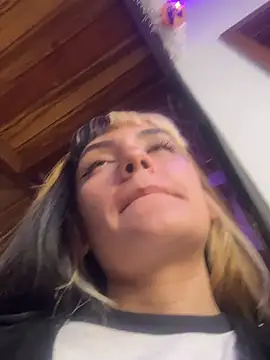 Snapshot of Sara_92 chatting on March 27, 5:23 pm Sara 92 online show from March 27, 5:23 pm