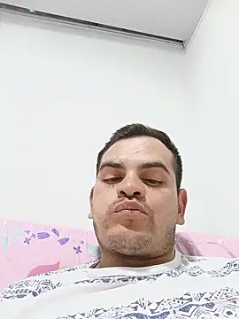 Snapshot of Edwin_Q chatting on June 4, 4:02 pm Edwin Q online show from June 4, 4:02 pm