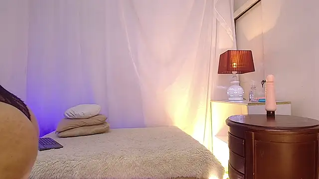 Snapshot of Assly_Love chatting on March 11, 6:03 pm Assly Love online show from March 11, 6:03 pm