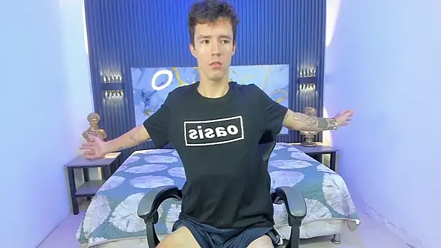 CamiEvan online show from March 24, 7:30 pm