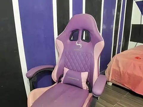 Snapshot of Skarleth2026 chatting on March 18, 2:09 pm Skarleth2026 online show from March 18, 2:09 pm