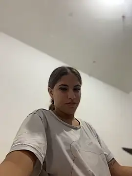 Snapshot of MiluRossee chatting on March 5, 4:30 am MiluRossee online show from March 5, 4:30 am