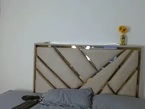 Snapshot of oliver___saint chatting on March 3, 12:39 am oliver saint online show from March 3, 12:39 am