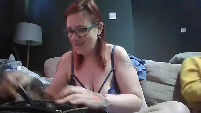 Curvy Clare online show from March 26, 11:16 am