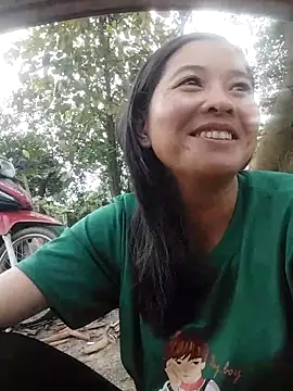 Snapshot of rinrin7700 chatting on March 1, 5:20 am rinrin7700 online show from March 1, 5:20 am