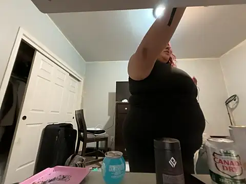 Snapshot of luvmesumscorpio661 chatting on March 16, 6:28 am luvmesumscorpio661 online show from March 16, 6:28 am