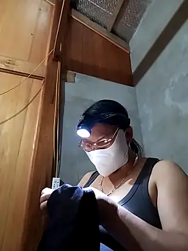 Snapshot of Heylen_hooo chatting on March 23, 1:15 pm Heylen hooo online show from March 23, 1:15 pm