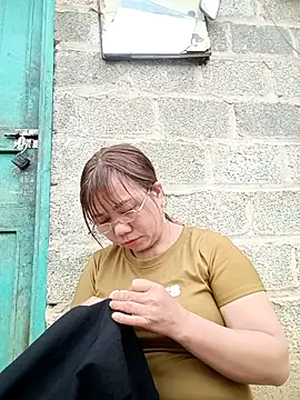 Snapshot of lyly_sexx chatting on March 3, 8:53 am lyly sexx online show from March 3, 8:53 am