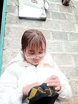 Snapshot of lyly_sexx chatting on March 4, 9:04 am lyly sexx online show from March 4, 9:04 am