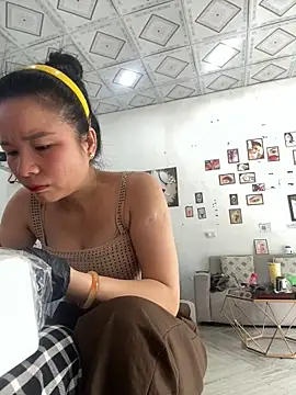 Ivy Trix2 online show from March 27, 3:56 am