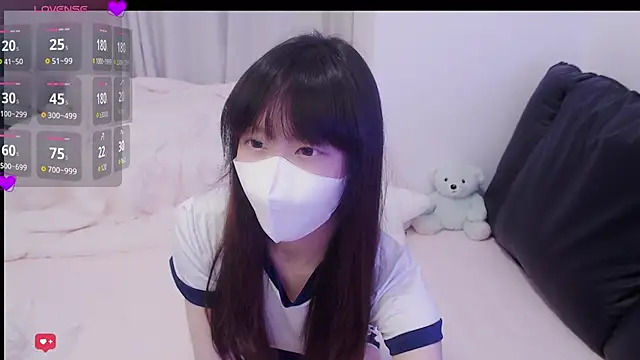 Snapshot of AiIris1 chatting on March 27, 12:27 pm AiIris1 online show from March 27, 12:27 pm