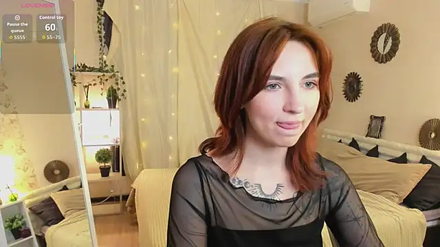 Snapshot of VittoriaNix chatting on May 12, 7:33 pm VittoriaNix online show from May 12, 7:33 pm