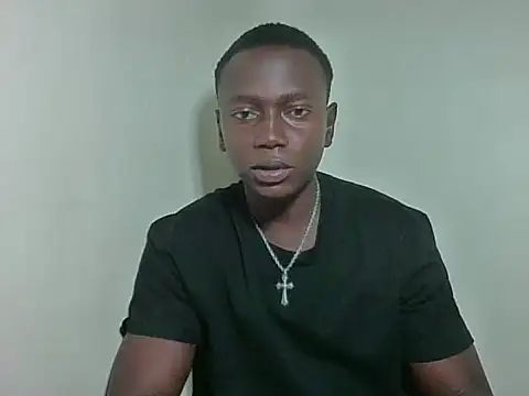 Snapshot of darkerberryguy chatting on March 1, 12:40 pm darkerberryguy online show from March 1, 12:40 pm