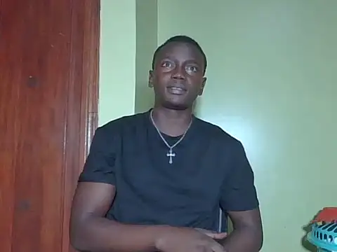 Snapshot of darkerberryguy chatting on March 21, 12:10 pm darkerberryguy online show from March 21, 12:10 pm