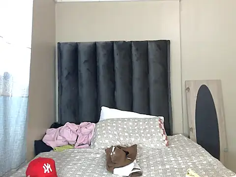 Snapshot of LexyDiana chatting on March 4, 6:08 am LexyDiana online show from March 4, 6:08 am