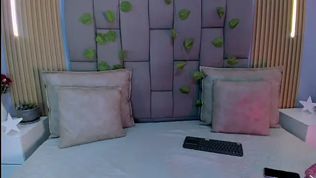 Snapshot of ValeriaRose_ chatting on March 14, 11:15 am ValeriaRose online show from March 14, 11:15 am