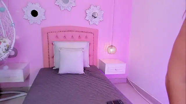 Snapshot of ValeriaRose_ chatting on March 24, 11:37 am ValeriaRose online show from March 24, 11:37 am