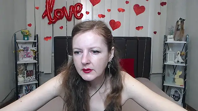 Snapshot of MeganPirs chatting on April 5, 5:04 am MeganPirs online show from April 5, 5:04 am