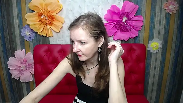 Snapshot of MeganPirs chatting on April 12, 5:18 pm MeganPirs online show from April 12, 5:18 pm
