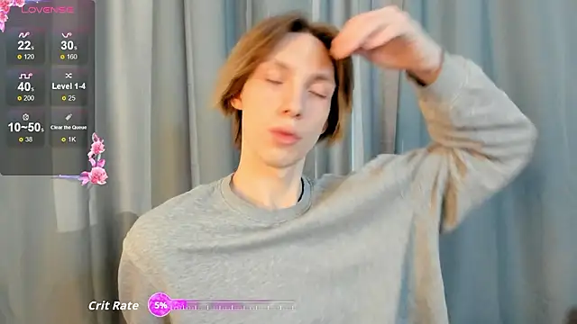 Snapshot of SilverFeral chatting on March 25, 5:35 am SilverFeral online show from March 25, 5:35 am