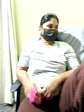 Snapshot of sexyladdupilla chatting on March 17, 11:35 am sexyladdupilla online show from March 17, 11:35 am