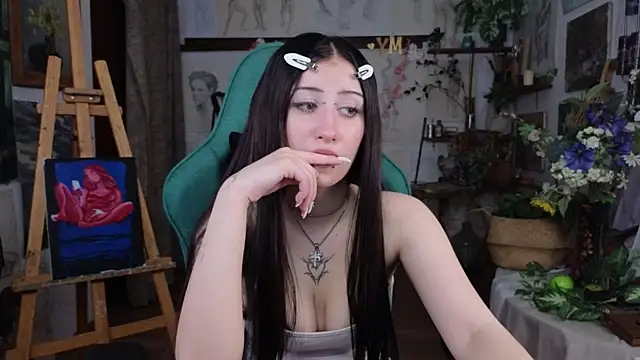 Snapshot of EffieMeowley chatting on May 24, 7:13 am EffieMeowley online show from May 24, 7:13 am
