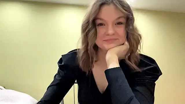 Snapshot of AliveCute chatting on February 27, 5:24 pm AliveCute online show from February 27, 5:24 pm