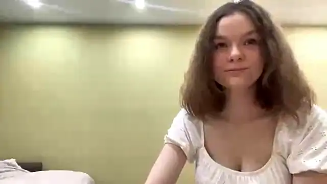 Snapshot of AliveCute chatting on March 1, 7:27 pm AliveCute online show from March 1, 7:27 pm