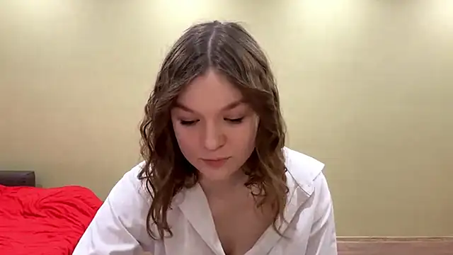 Snapshot of AliveCute chatting on March 12, 5:30 pm AliveCute online show from March 12, 5:30 pm