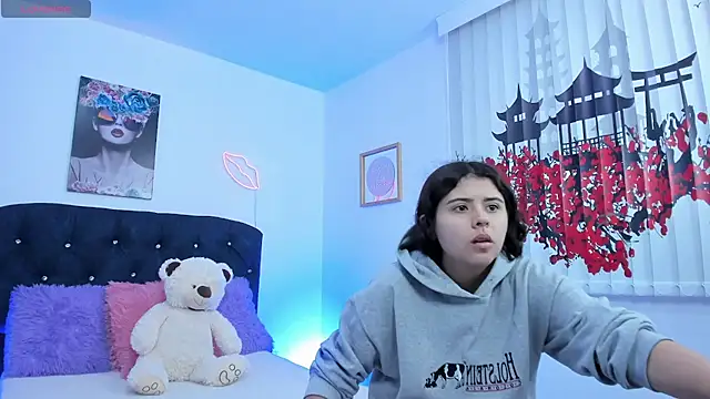 valeria and zoe online show from March 27, 3:01 pm