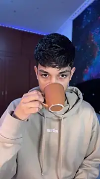 Snapshot of DiamondEssence chatting on March 19, 5:33 am DiamondEssence online show from March 19, 5:33 am