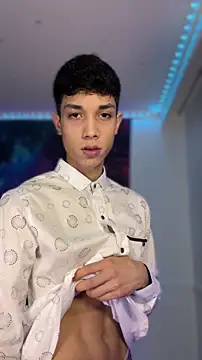 Snapshot of DiamondEssence chatting on March 23, 6:17 am DiamondEssence online show from March 23, 6:17 am