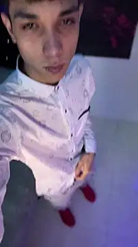 Snapshot of DiamondEssence chatting on March 24, 6:07 am DiamondEssence online show from March 24, 6:07 am