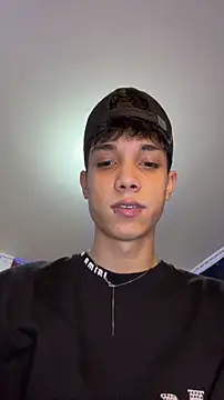 Snapshot of DiamondEssence chatting on March 26, 5:46 am DiamondEssence online show from March 26, 5:46 am