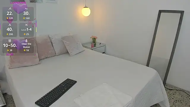 Snapshot of alessiaa7 chatting on March 28, 11:54 am alessiaa7 online show from March 28, 11:54 am