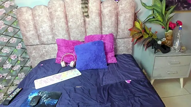 Snapshot of Miis_Beella chatting on February 28, 12:39 pm Miis Beella online show from February 28, 12:39 pm