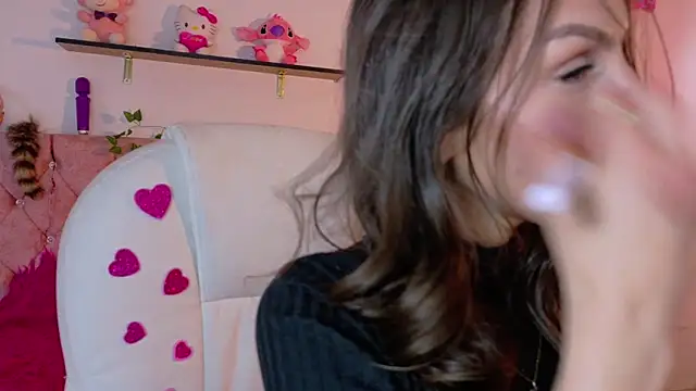 Snapshot of Miis_Beella chatting on March 17, 8:34 pm Miis Beella online show from March 17, 8:34 pm