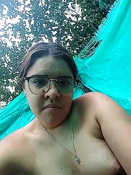 Snapshot of single_kitten chatting on March 5, 12:23 pm single kitten online show from March 5, 12:23 pm