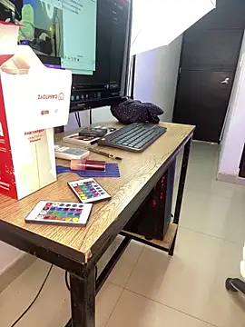 Naya Noir online show from March 6, 11:39 am