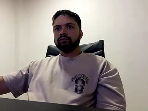 Snapshot of Zion_draftt chatting on March 18, 12:47 am Zion draftt online show from March 18, 12:47 am