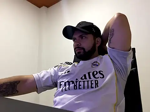 Snapshot of Zion_draftt chatting on March 24, 1:21 am Zion draftt online show from March 24, 1:21 am