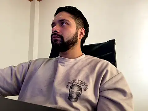 Snapshot of Zion_draftt chatting on March 24, 7:19 pm Zion draftt online show from March 24, 7:19 pm